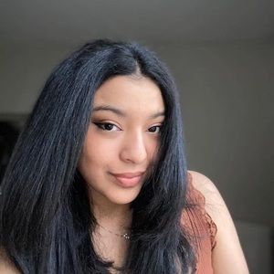 Meet your Posher, Cassandra